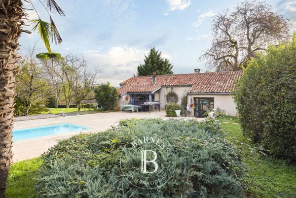 Saint-Antonin-Noble-Val, Propriété 7 Chambres -  420 m² à vendre