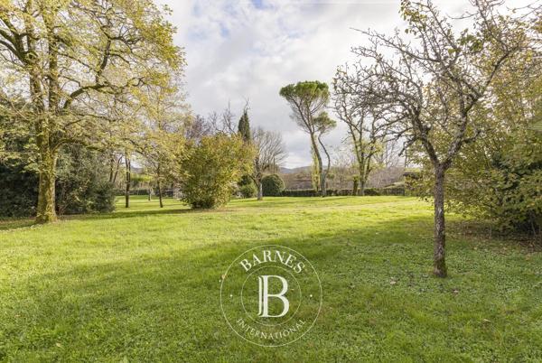 Saint-Antonin-Noble-Val, Propriété 7 Chambres -  420 m² à vendre