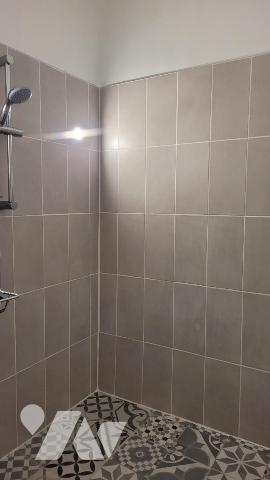 Sur VILLENEUVE EN PERSEIGNE, maison en pierres de 183m² habitable