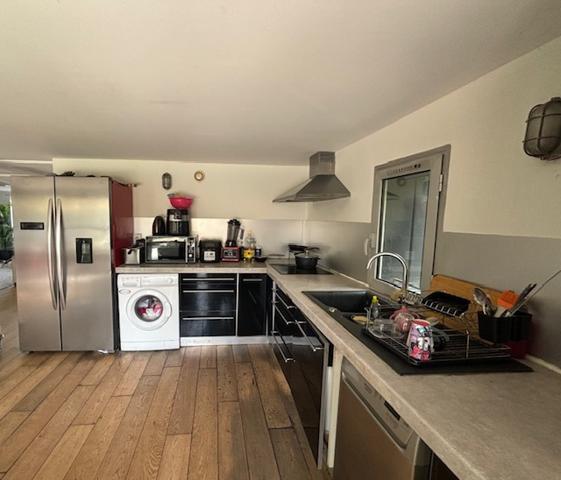 Maison
         5 pièces
        - 145 m² Exclusivité 520 000 € *