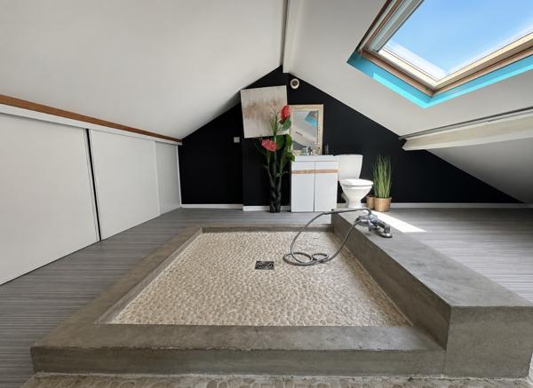 Maison
         5 pièces
        - 145 m² Exclusivité 520 000 € *