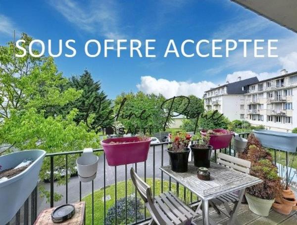 Appartement 2 pièces avec balcon, cave et parking.