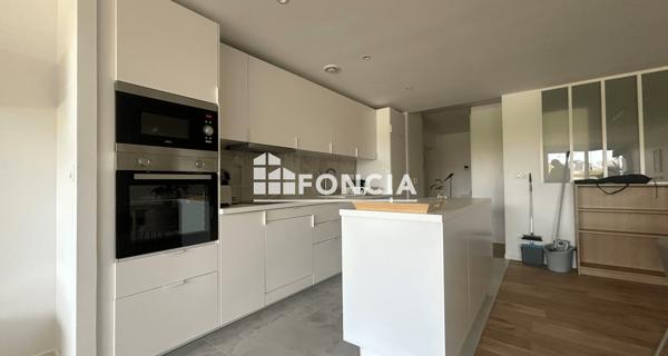 Location Appartement meublé 4 pièces 111.9 m² - Chatou 78400