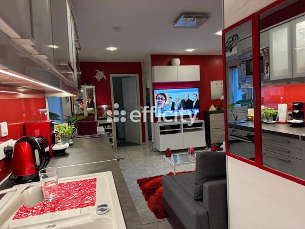 Appartement
         2 pièces
        - 35 m² 149 900 € *