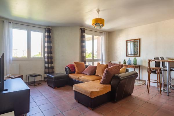 Appartement
         2 pièces
        - 50 m² Exclusivité 254 000 € *
