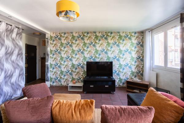 Appartement
         2 pièces
        - 50 m² Exclusivité 254 000 € *
