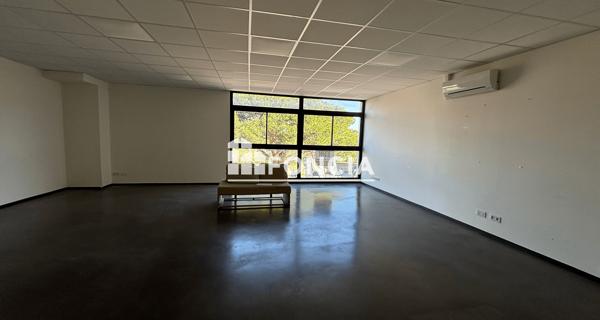 À vendre Local commercial 155 m² - Hyères 83400