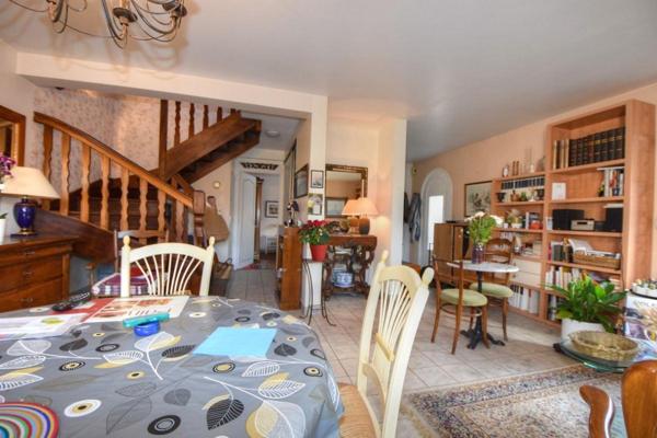 Charmante maison avec jardin, à deux pas des commodités et des plages