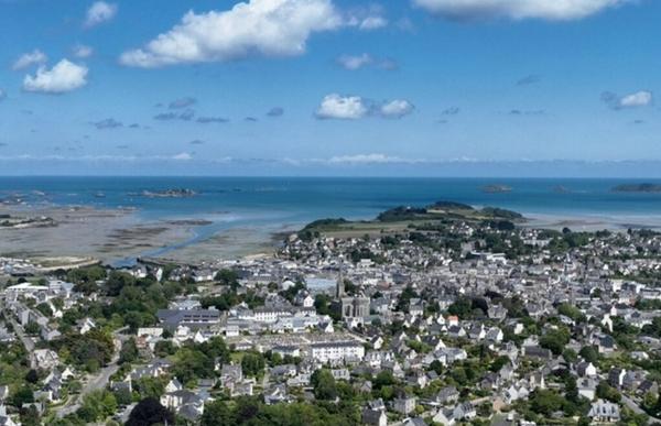 Charmante maison avec jardin, à deux pas des commodités et des plages