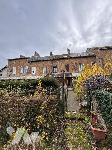 Nouveau mandat, maison de village située sur la commune de Vrigne-Aux-Bois comprenant:

- au ...