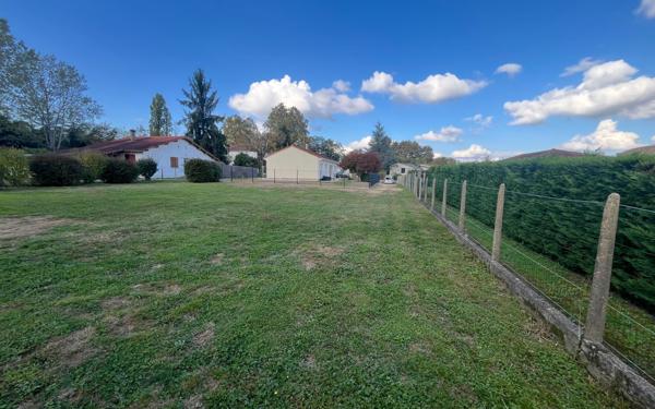 Terrain à vendre    Saugnac-et-Cambran