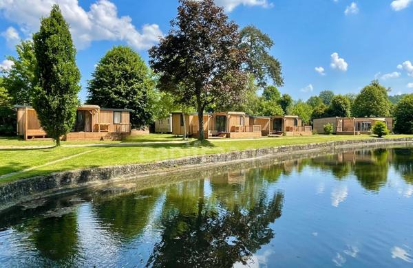 Dpt Essonne (91), à vendre Ormoy-la-Rivière, Lodge 5 chambres - 4 salles d'eau - terrasse dans un village collection avec prestations haut de gamme