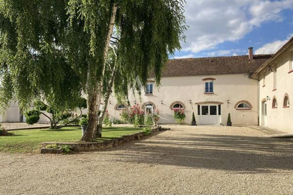 A VENDRE ! Domaine de réception avec activité | Murs et fonds de commerce