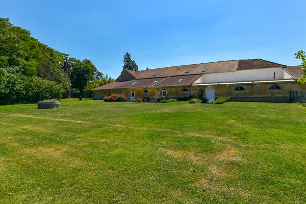 A VENDRE ! Domaine de réception avec activité | Murs et fonds de commerce