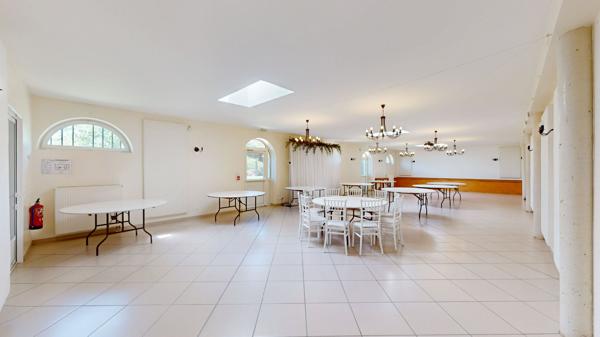 A VENDRE ! Domaine de réception avec activité | Murs et fonds de commerce