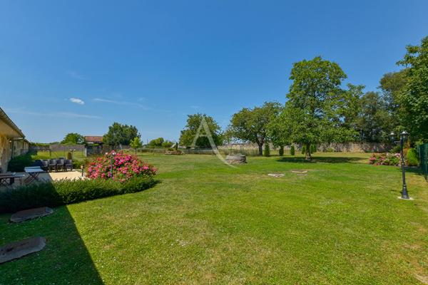 A VENDRE ! Domaine de réception avec activité | Murs et fonds de commerce