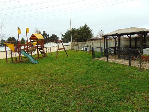 MAISON TRES RECENTE CENTRE VILLEMANDEUR