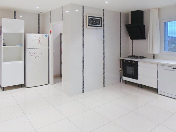 MAISON TRES RECENTE CENTRE VILLEMANDEUR