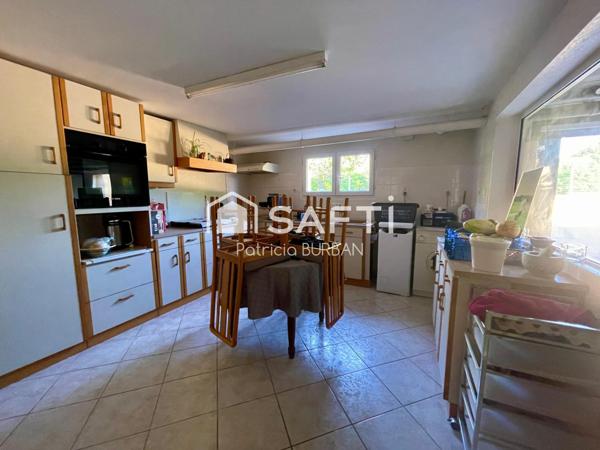 Maison avec sous-sol 4 chambres et grand jardin à Questembert