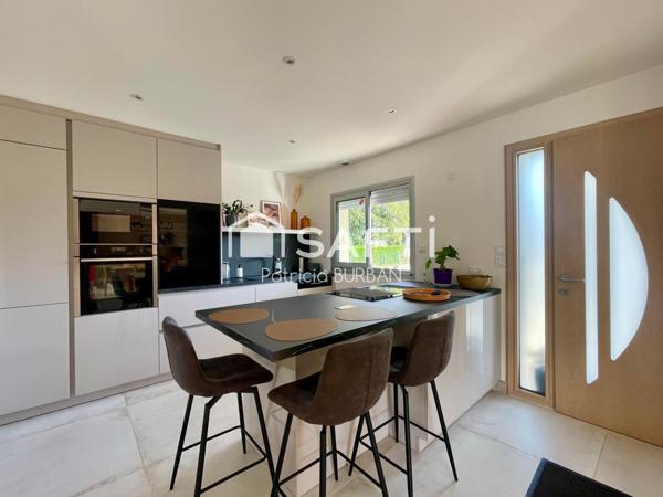 Maison avec sous-sol 4 chambres et grand jardin à Questembert