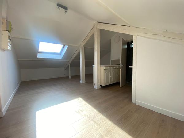Appartement Corbeil Essonnes 1 pièce(s) 10.72 m2