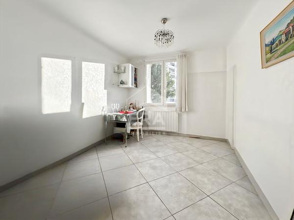 Appartement Type 2/3 50 m2 Chutes lavie 13004 Marseille
