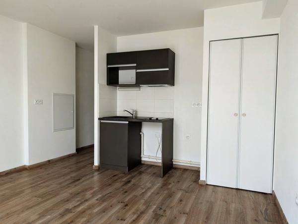 La Rochelle (17000) À vendre – Studio 25 m² avec grand balcon à La Rochelle (quartier Tasdon)