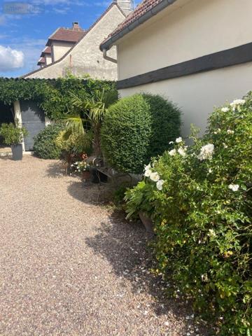 Propriete à vendre à Villers-sur-Coudun dans l'Oise (60150), ref : 60092/343 Centre