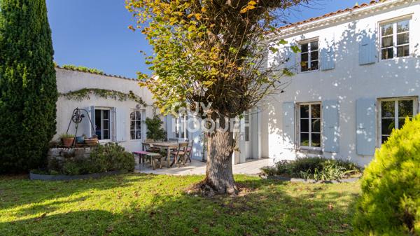 Maison Charentaise à Etaules - Centre ville