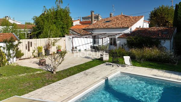 Maison Charentaise à Etaules - Centre ville