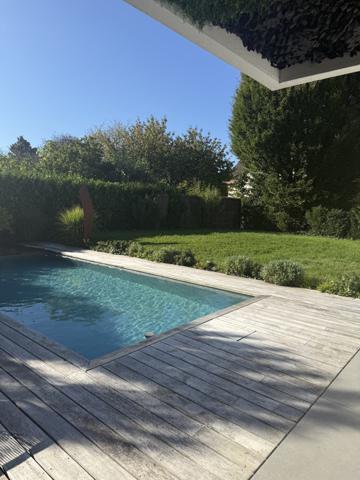 Sausheim (68390) RARE MAISON DE190M² +50 M² DE GARAGE ET CAVE SUR 729M² DE TERRAIN AVEC PISCNE