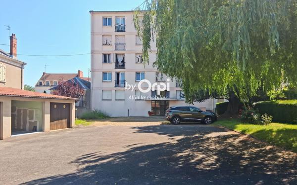 Appartement à vendre    4 pièces • 78,96 m2 Commentry