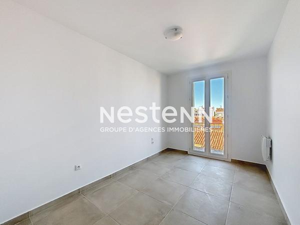 Appartement climatisé et rénové 3 pièces à louer au dernier étage - Perpignan