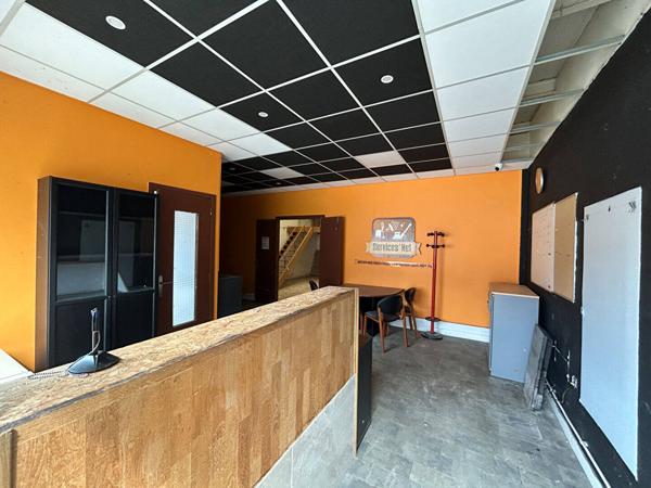 Local commercial 106 m² BRON