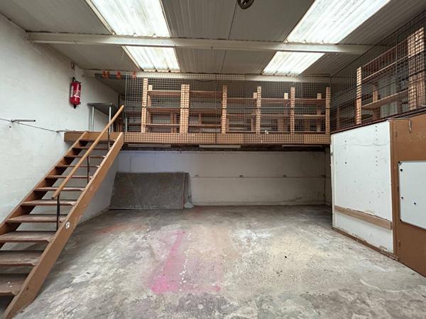 Local commercial 106 m² BRON