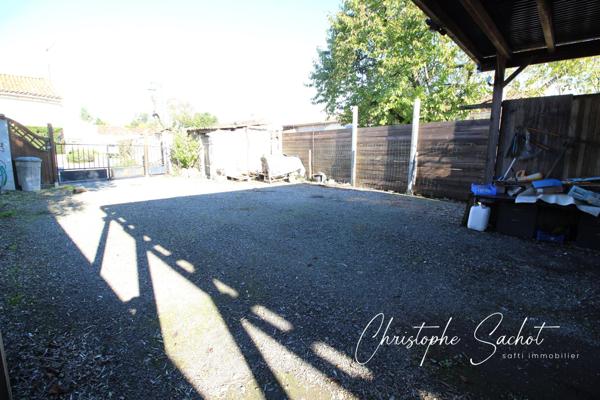 Petite Maison mitoyenne, 4 chambres, un jardin  !