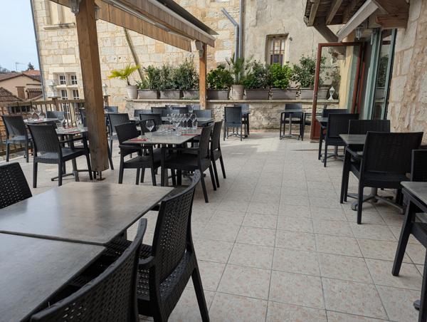 Restaurant au coeur du centre historique avec magnifique terrasse