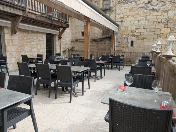 Restaurant au coeur du centre historique avec magnifique terrasse