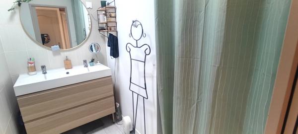 LA CHAPELLE-HEULIN, en plein centre-ville maison rénovée avec 2 chambres et petit terrain