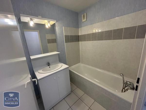 Appartement à louer 2 pièces 50.49m² Limoges (87280)