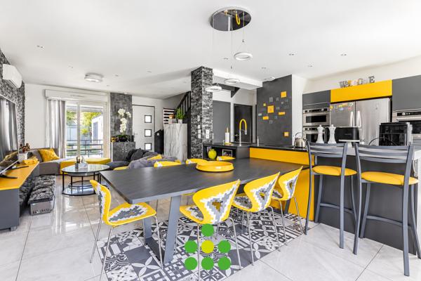 Maison
         7 pièces
        - 128 m² Bien prestige 500 000 €*