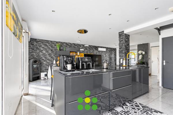 Maison
         7 pièces
        - 128 m² Bien prestige 500 000 €*