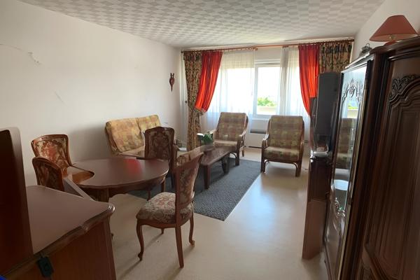 Appartement
                                                                                                                                                                                                                                                                                                                        3 pièce(s)                                                                                                                                                                                                          2 chambre(s)                                                                                                                                                                                                          77  m²