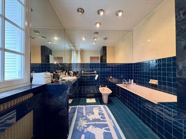 Vente                                                      Maison
                        
                     7 pièces                      189 m2                     à Corenc