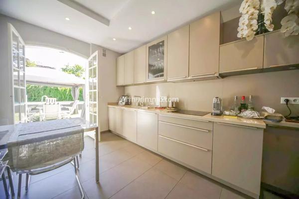 Vente Villa 7 pièces 188 m2 à Corenc