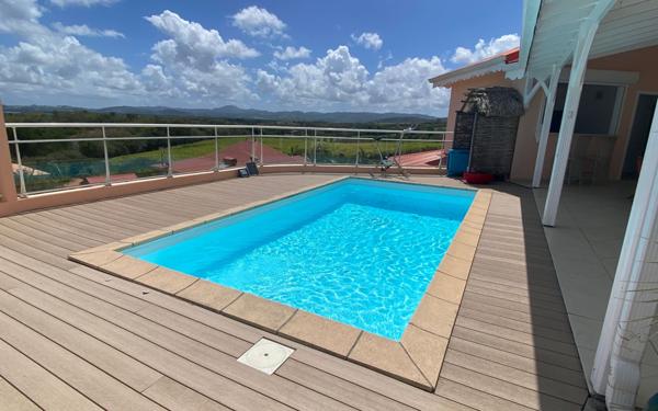 Maison à vendre    4 pièces •  Les Trois-Îlets