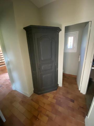 Portes ouvertes le 14 MARS 2025 pour découvrir cette élégante Propriété de Chasse à la vente dans un Écrin de Verdure de 5 hectares à 160 km de Paris