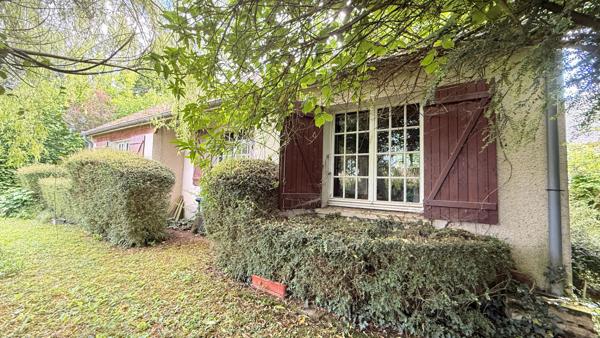 SAINTE GENEVIEVE PROCHE Maison 5 pièces à vendre  séjour, 2 chambres, pièces + mezzanine  - Garage et terrain 1825 m²