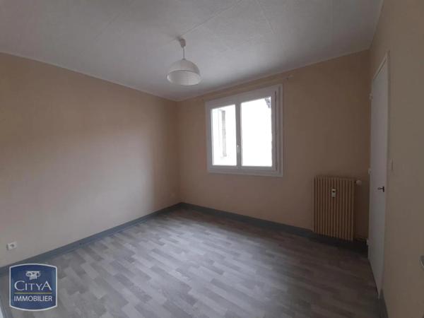 Appartement à louer 2 pièces 56.08m²