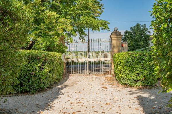 Vente Appartement 5 pièces de 121m² - 13540 Aix-en-Provence
